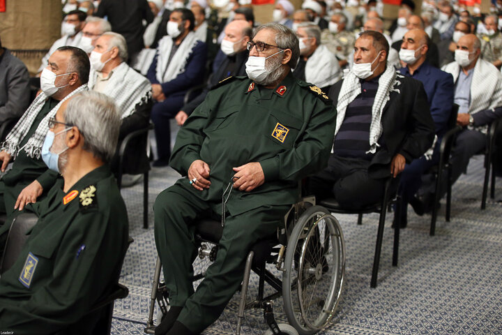 دیدار پیشکسوتان دفاع مقدس و خانواده‌های شهدا با رهبر معظم انقلاب