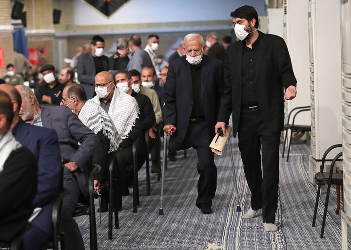 دیدار پیشکسوتان دفاع مقدس و خانواده‌های شهدا با رهبر معظم انقلاب