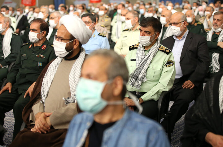 دیدار پیشکسوتان دفاع مقدس و خانواده‌های شهدا با رهبر معظم انقلاب