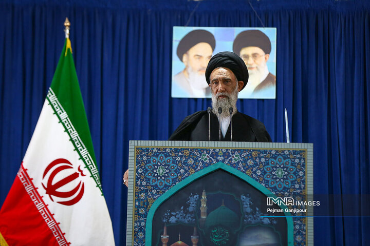 فرهنگ ایثار و شهادت باید در جامعه حفظ شود/ لزوم مدیریت مصرف