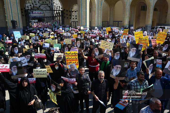 راهپیمائی مردم اصفهان در اعتراض به حوادث اخیر