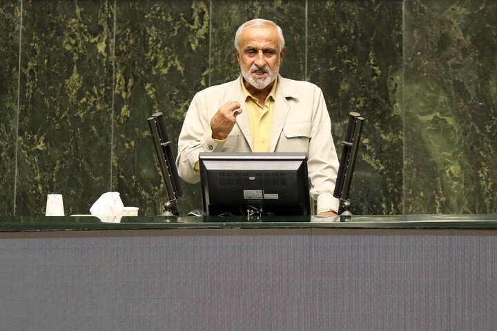 تقاضای استعفای نادران سه‌شنبه در مجلس بررسی می‌شود