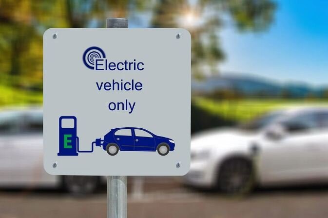 نصب شارژر خودروهای برقی در تمام پارکینگ‌های بروکسل