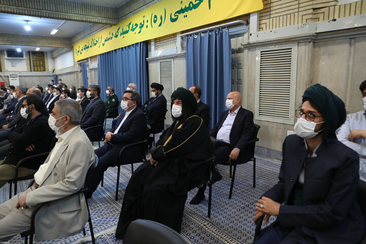 دیدار جمعی از مردم، مسئولان و مهمانان کنفرانس وحدت اسلامی با رهبر معظم انقلاب