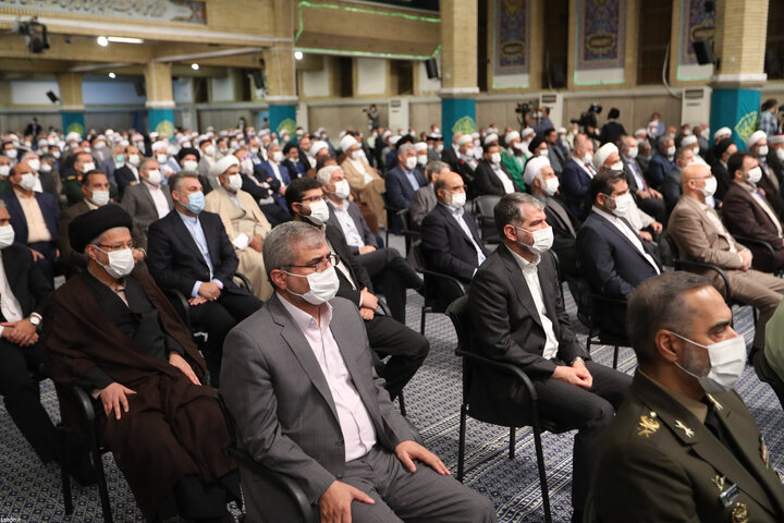 دیدار جمعی از مردم، مسئولان و مهمانان کنفرانس وحدت اسلامی با رهبر معظم انقلاب