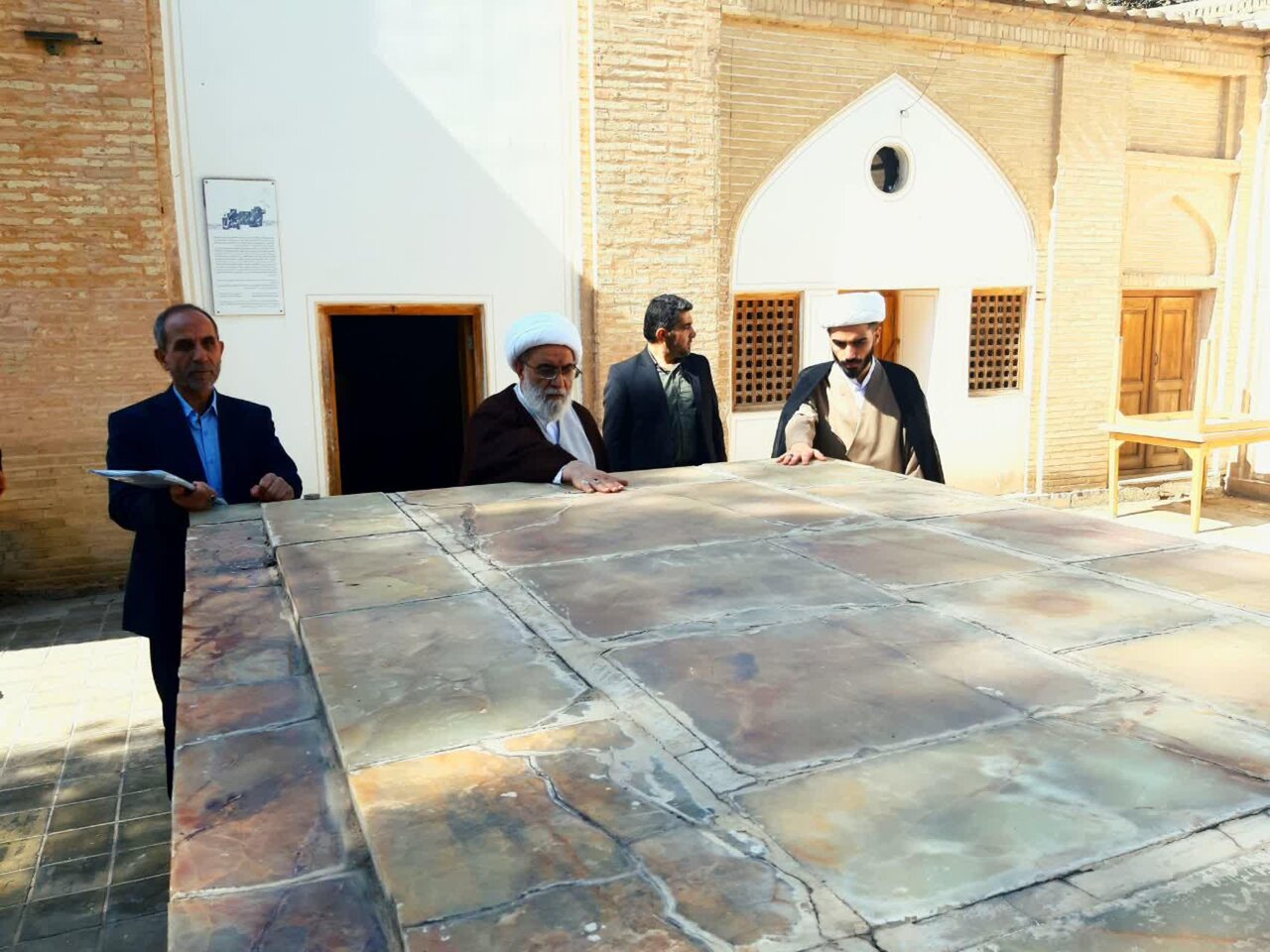 بازدید آیتالله شبزندهدار از مجموعه تخت فولاد