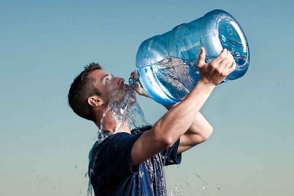 عوارض خوردن نمک زیاد چیست؟