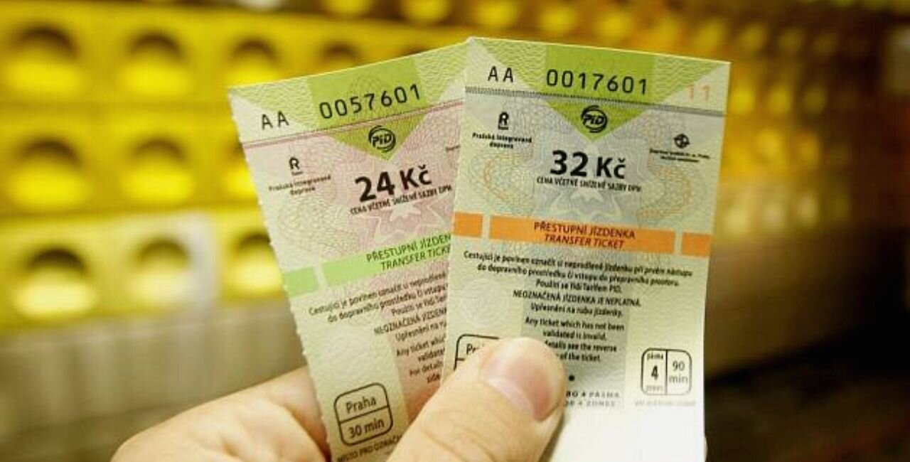 خداحافظی پاریسیها با بلیتهای کاغذی