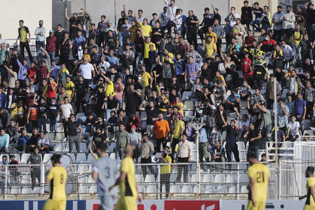 صندلیهای پُر از هوادار ورزشگاه حافظیه در دوران ممنوعالتماشاگری!