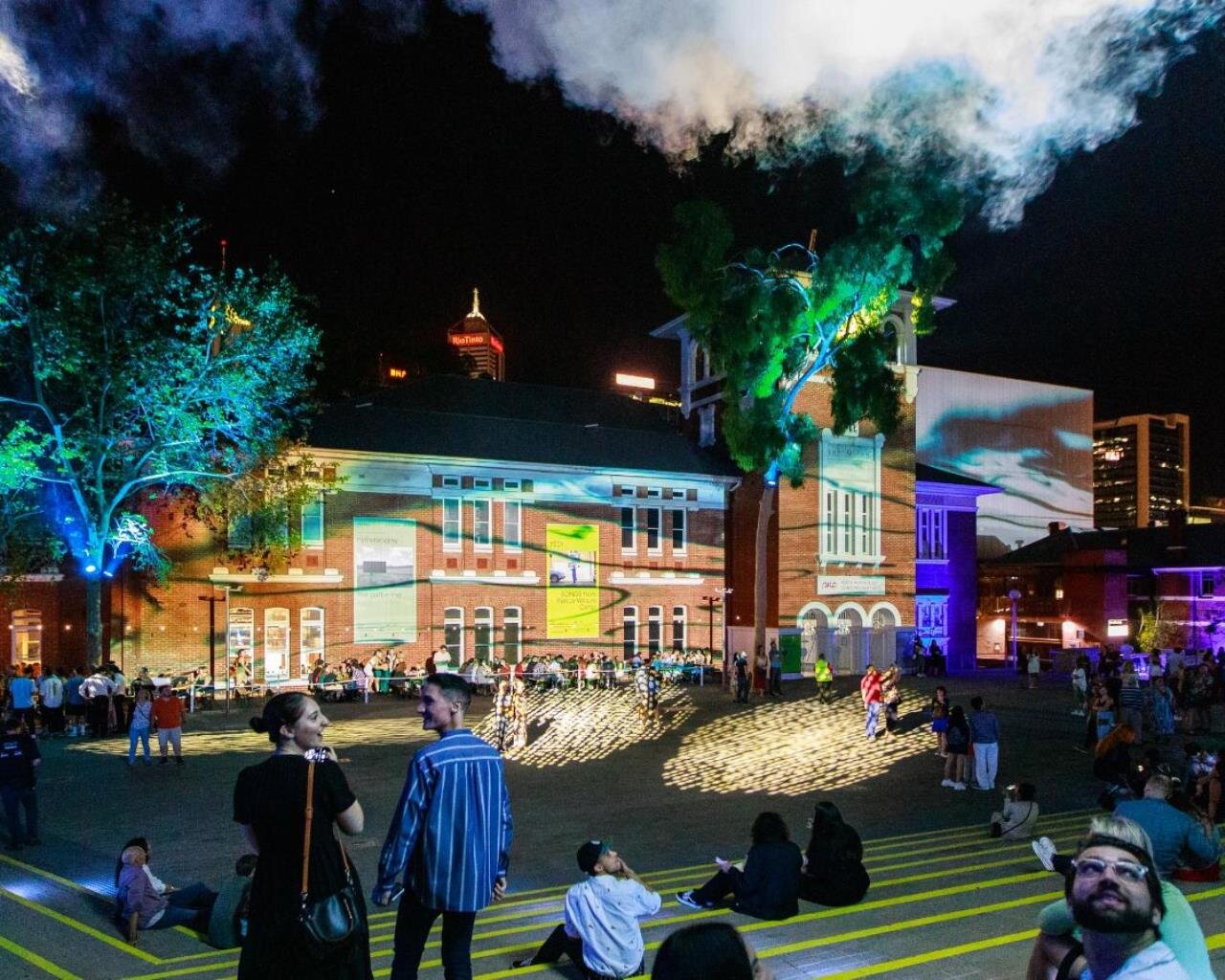 اجرای پیادهراهسازی شبانه در استرالیا