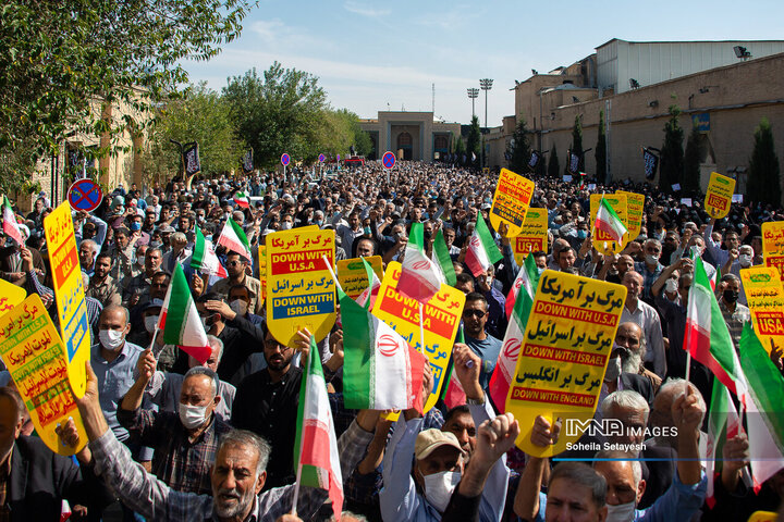 راهپیمایی مردم در محکومیت دولت‌های غربی در امور داخلی ایران