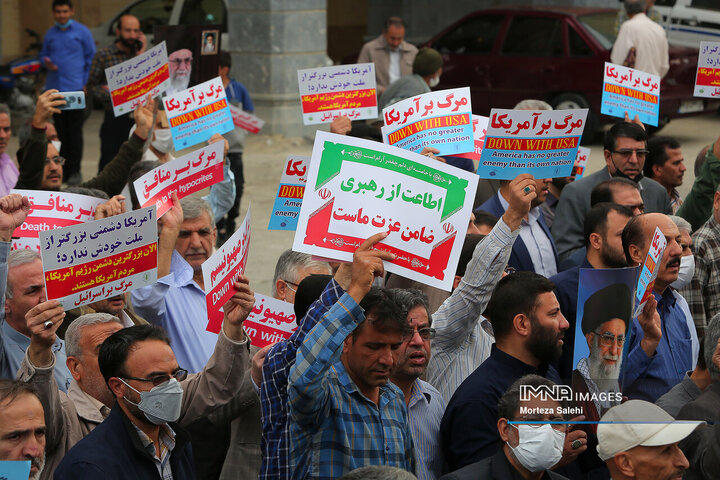راهپیمائی مردم اصفهان در محکومیت حادثه تروریستی شاهچراغ