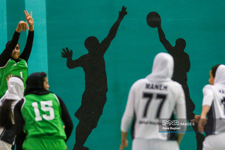 پیروزی شهرداری گرگان، ذوب آهن و پاز در لیگ برتر بسکتبال بانوان