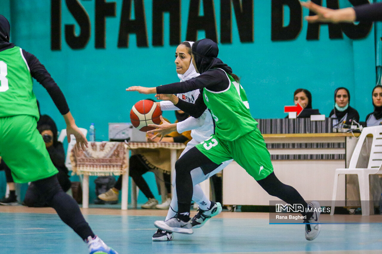 بازیکنانم ارزش حضور در لیگ برتر را میدانند/میتوانیم پدیده لیگ باشیم!