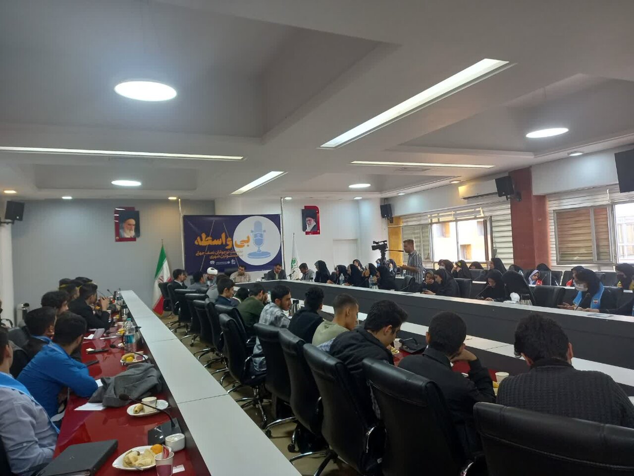 پرهیز از نگاه سیاه و سفید به مباحث فرهنگی جامعه