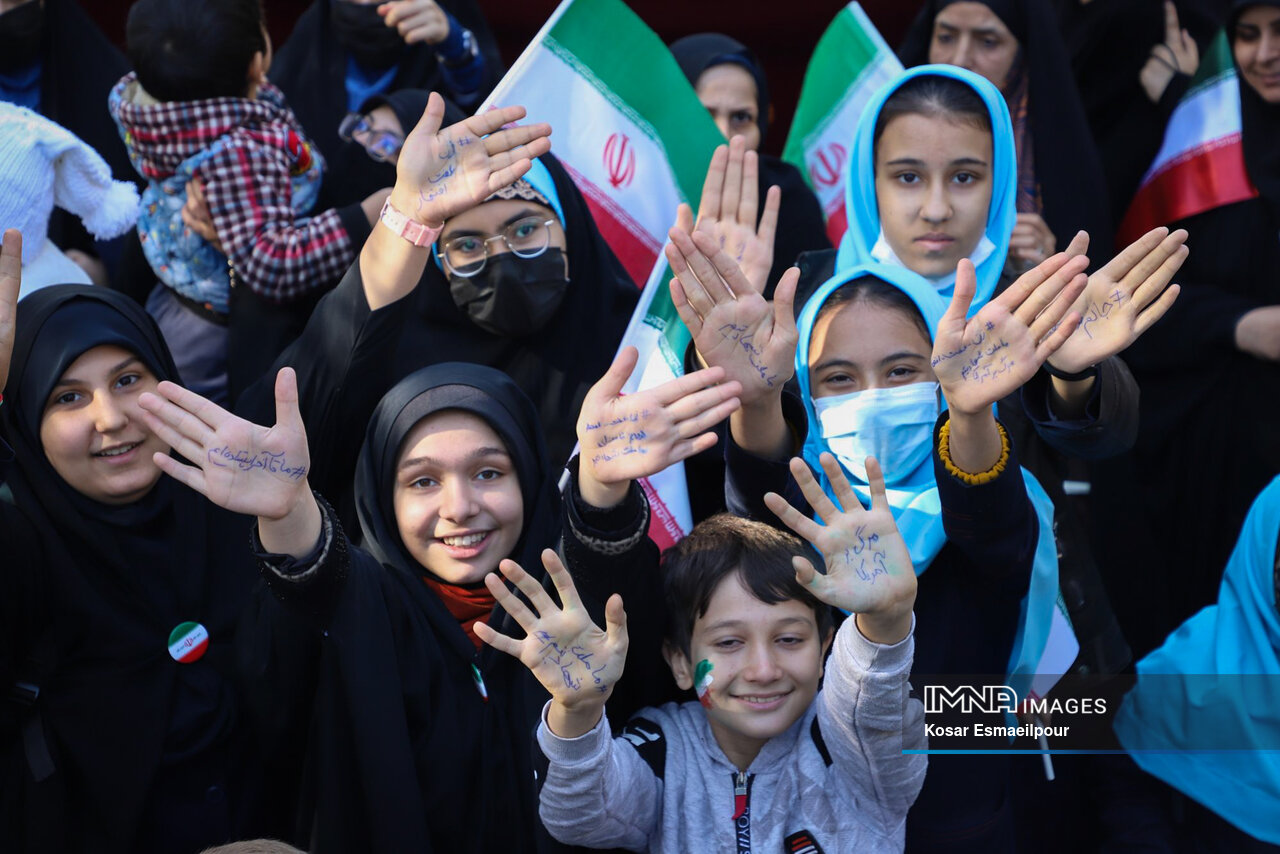راهپیمایی ۱۳ آبان در همدان و تبریز