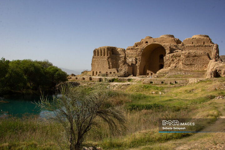 کاخ آتشکده فیروزآباد فارس