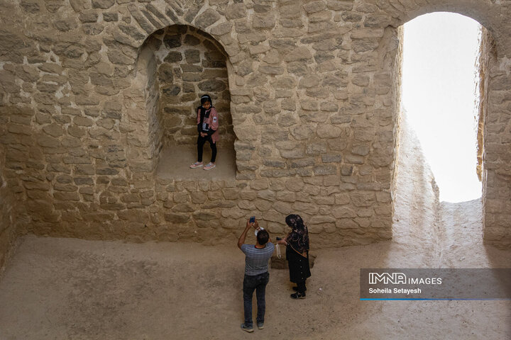 کاخ آتشکده فیروزآباد فارس