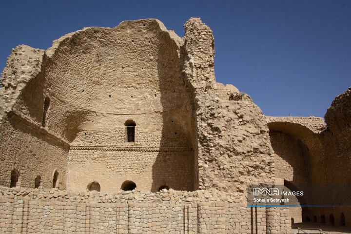 کاخ آتشکده فیروزآباد فارس