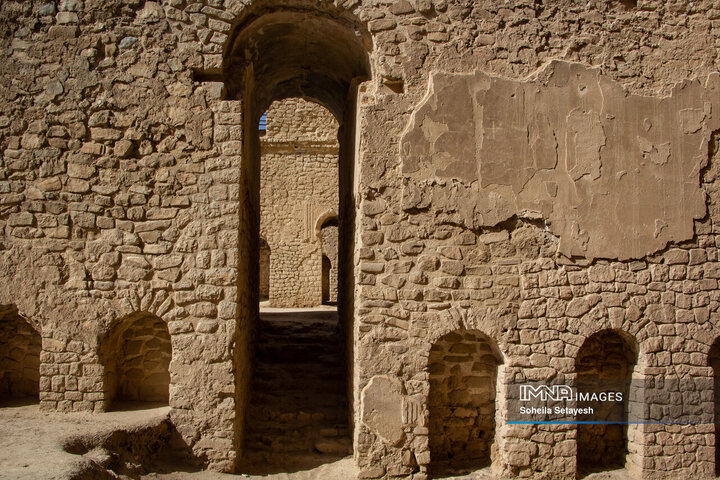 کاخ آتشکده فیروزآباد فارس
