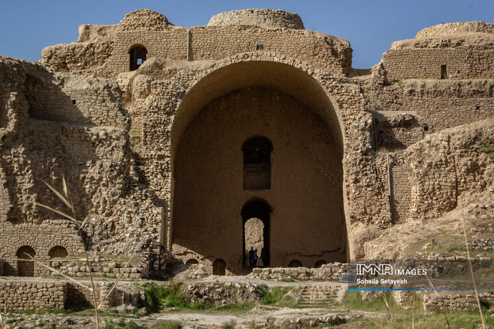 کاخ آتشکده فیروزآباد فارس
