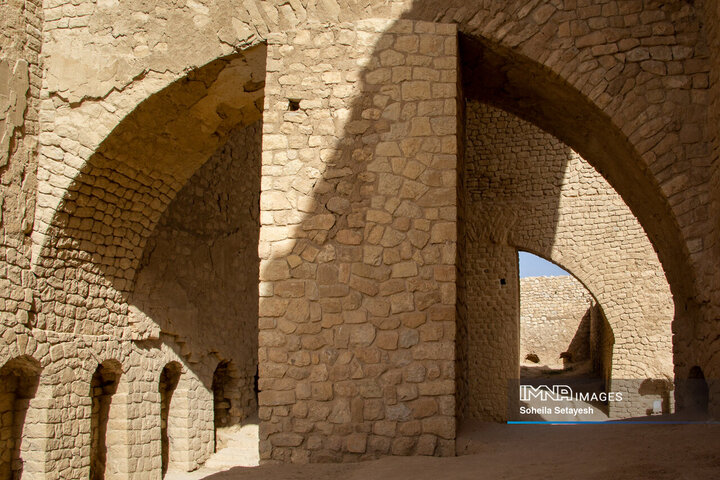 کاخ آتشکده فیروزآباد فارس