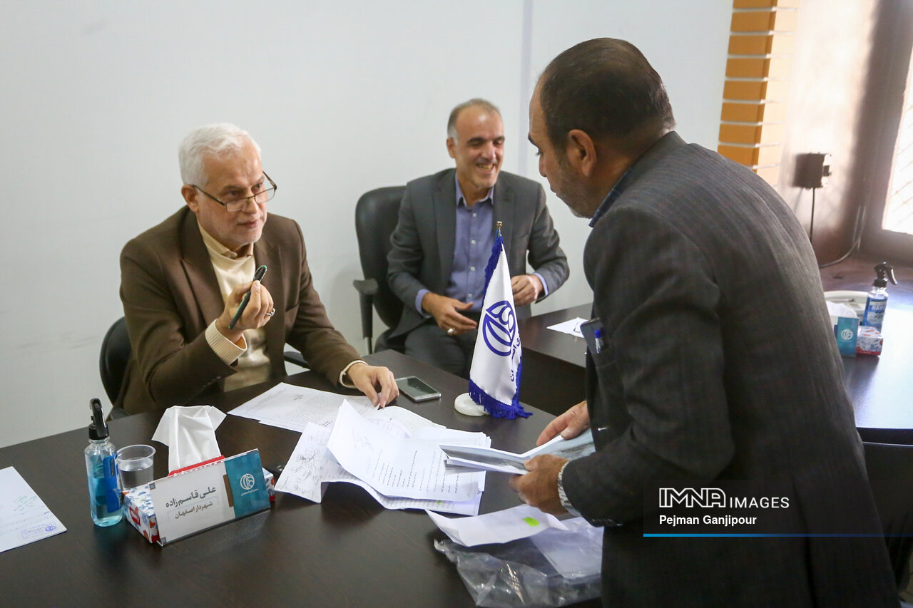 روایتی از «اتاق گفتوگوی» شهردار اصفهان با شهروندان