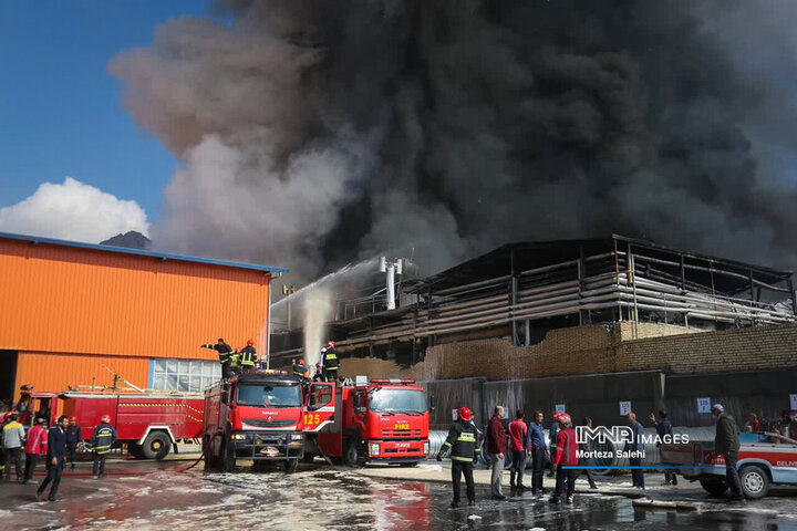 آتش‌سوزی در کارخانه تولید روانکارهای صنعتی