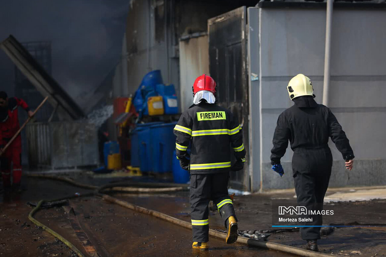 مهار آتش‌سوزی رستورانی در شیراز