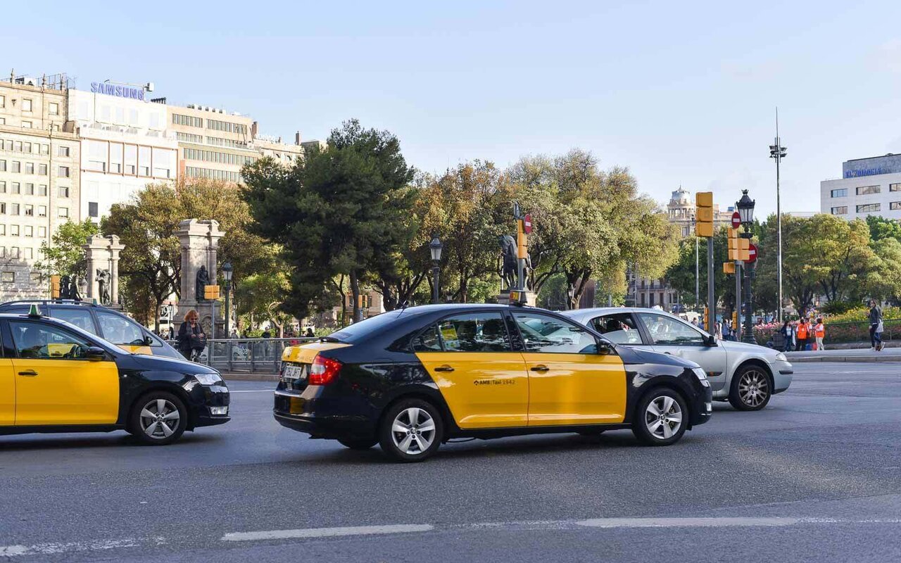 خدمات تاکسی در بارسلونا هوشمند می‌شود