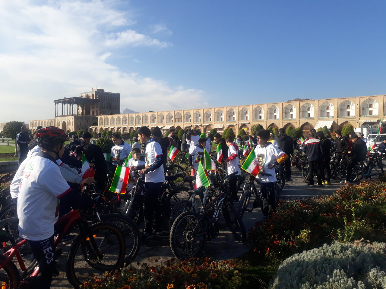 حضور ۳۷۰ دوچرخه سوار بسیجی در همایش گرامیداشت ۲۵ آبان