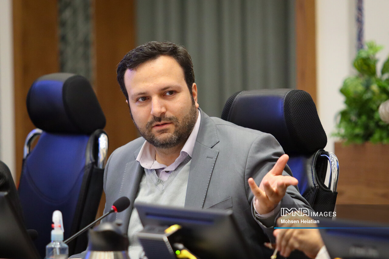 موانع تحقق مدیریت واحد شهری کدام است؟ / اداره شهرها بدون استفاده از ظرفیت مردمی ممکن نیست