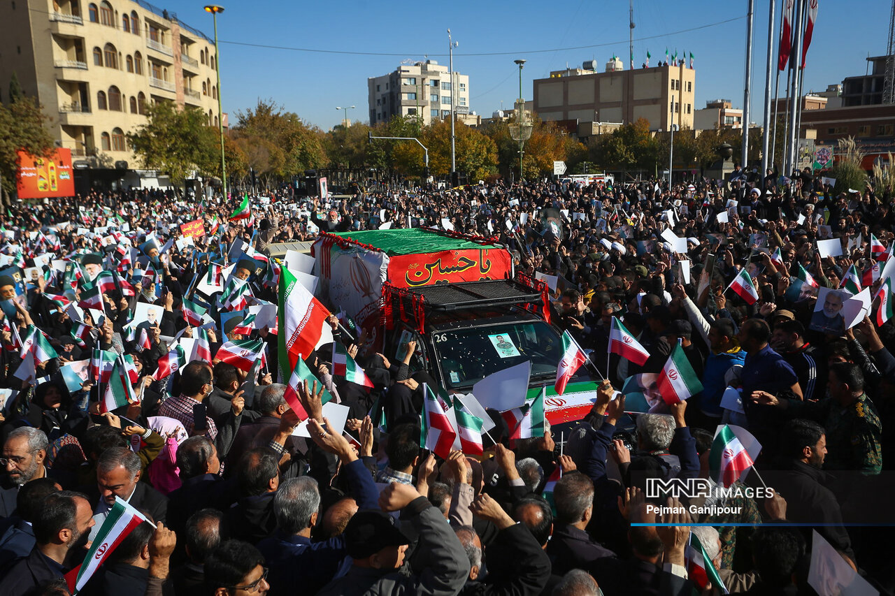 تکرار بلند آری در رفراندوم ایرانیها / وقتی دختران هم سقف امید دشمن را بر سرش خراب کردند