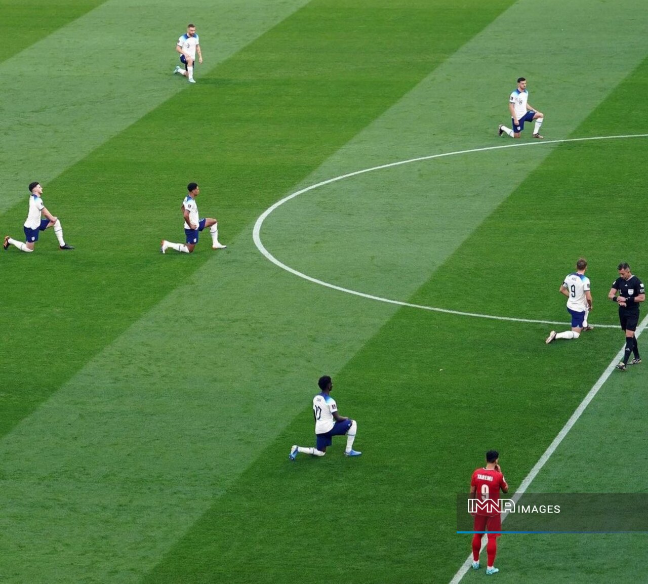 سهشیرها علیه نژادپرستی زانو زدند+عکس