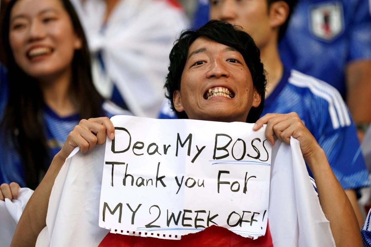 پیام جالب هوادار ژاپنی از قطر به رئیس خود + عکس