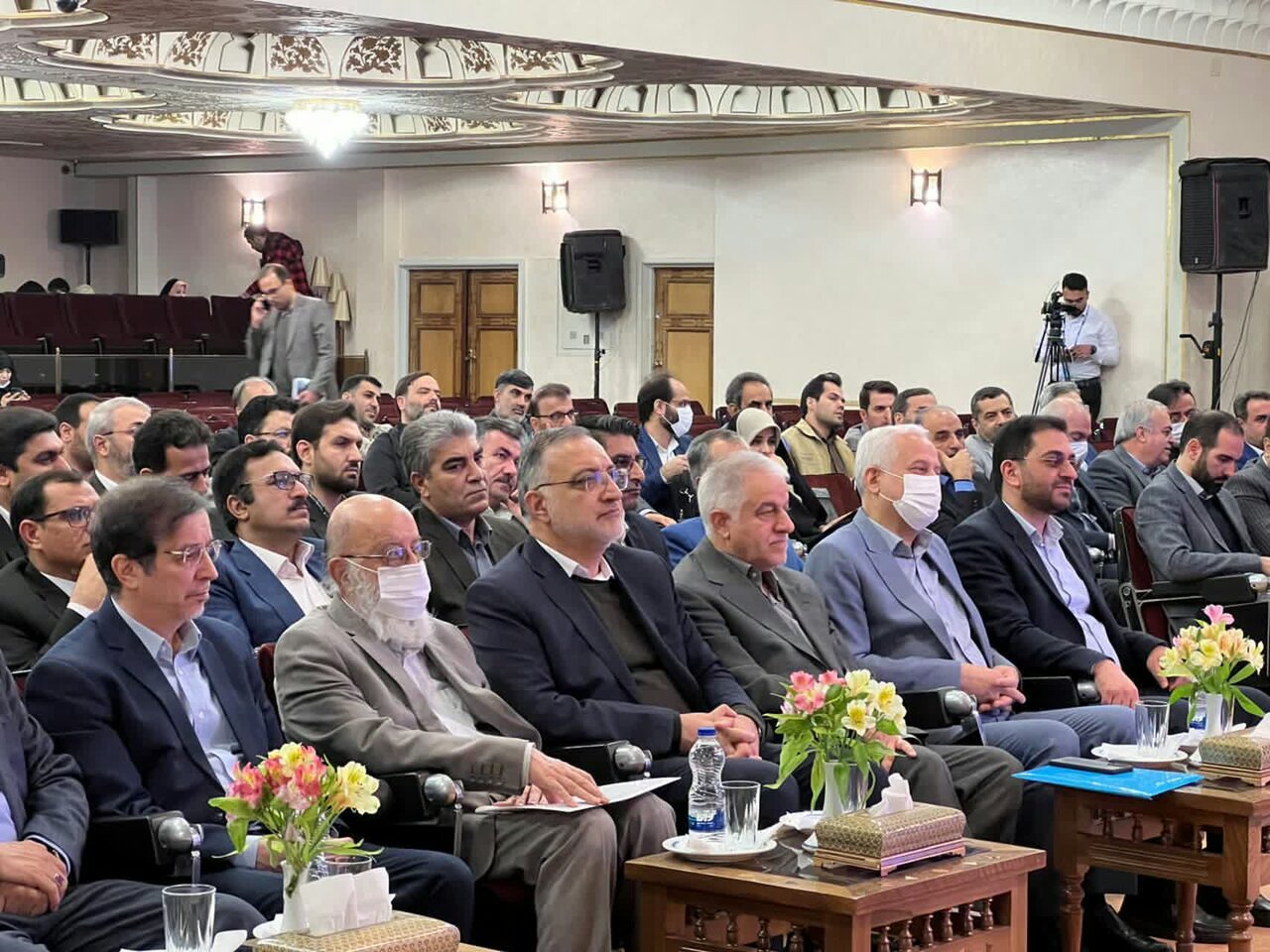 همه شهرداران و رؤسای شوراهای اسلامی کلان‌شهرها دور یک میز