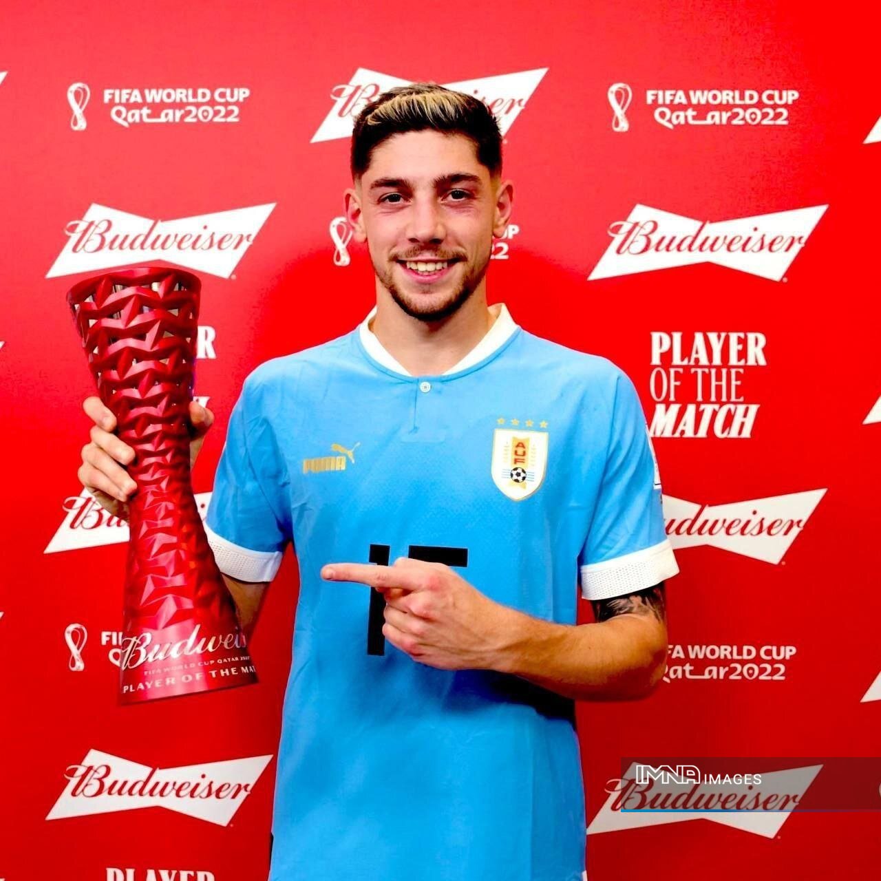 انتخاب والورده بهعنوان بهترین بازیکن دیدار اروگوئه - کرهجنوبی+عکس