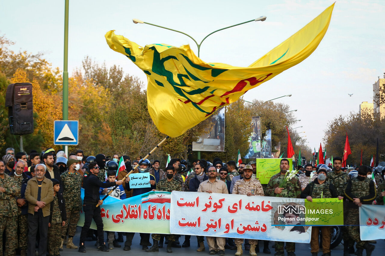 بسیج ریشه‌های حیات و استمرار انقلاب اسلامی است