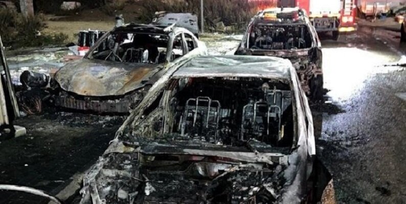 شهرک‌نشینان صهیونیست خودروهای فلسطینیان را به آتش کشیدند