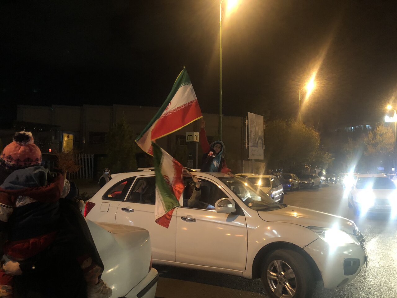 شادی مردم اصفهان پس از پیروزی تیم ایران برابر ولز+عکس و فیلم