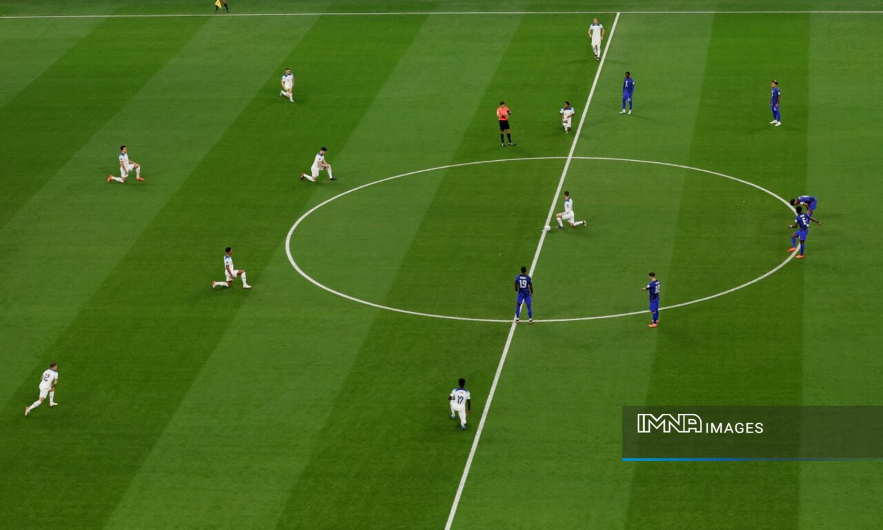 انگلیسیها باز هم علیه نژادپرستی زانو زدند+عکس