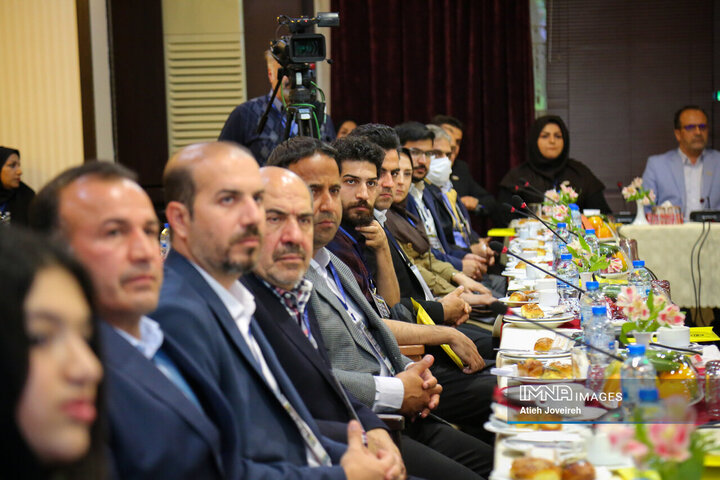 اولین نشست تخصصی باغ‌های پرندگان کشور