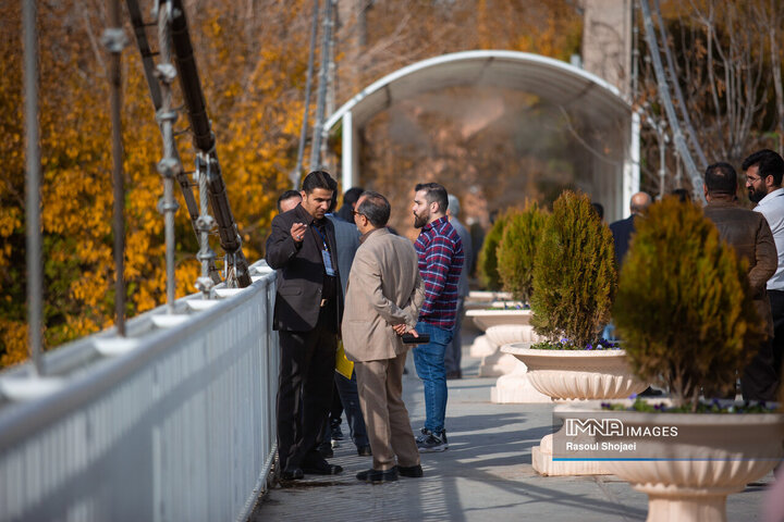 بازدید شرکت کنندگان در نشست تخصصی باغ‌های پرندگان کشور از باغ پرندگان اصفهان