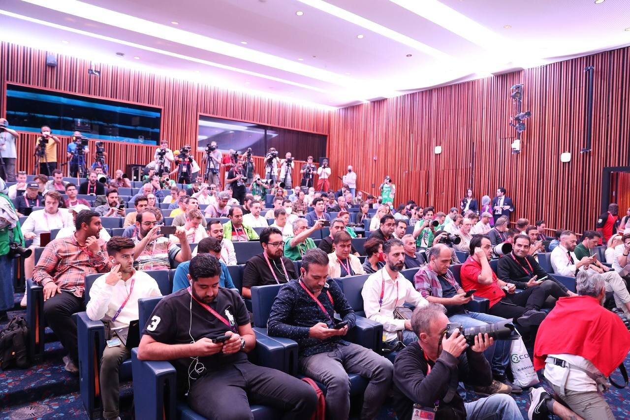 استقبال ویژه اصحاب رسانه از نشست خبری کیروش و انصاریفرد با چاشنی مناظره+فیلم و عکس