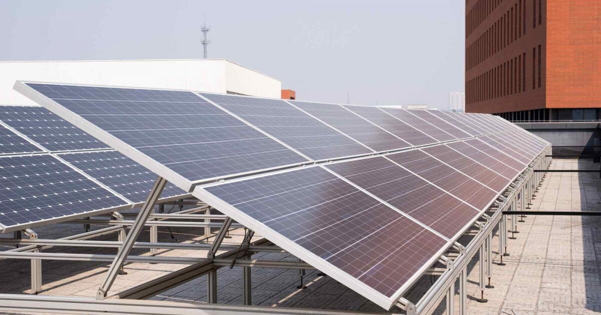 تصویب مقررات مربوط به آرایههای خورشیدی در شورای شهر رم