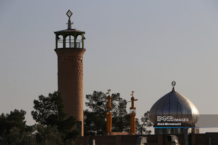 ارزش‌ها و شعارهای انقلاب در مساجد تبیین شود