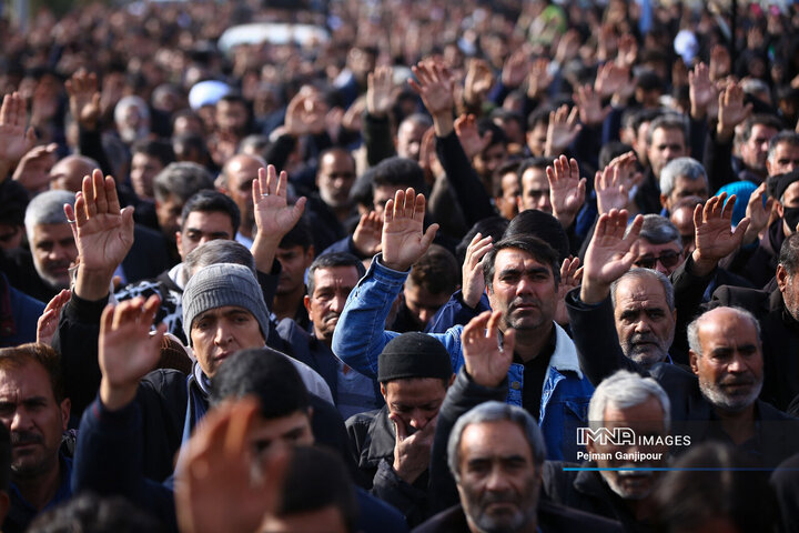 تشییع شهید مدافع امنیت در روستای فارفان