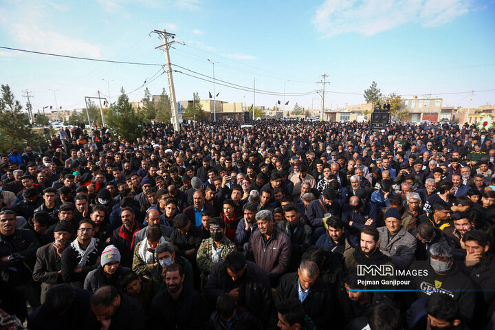 تشییع شهید مدافع امنیت در روستای فارفان