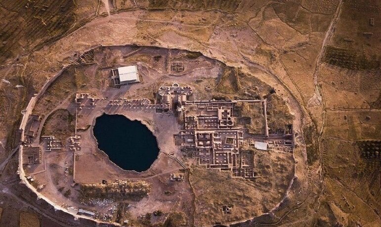 تجربه سفر به دریاچهای پر از گنج