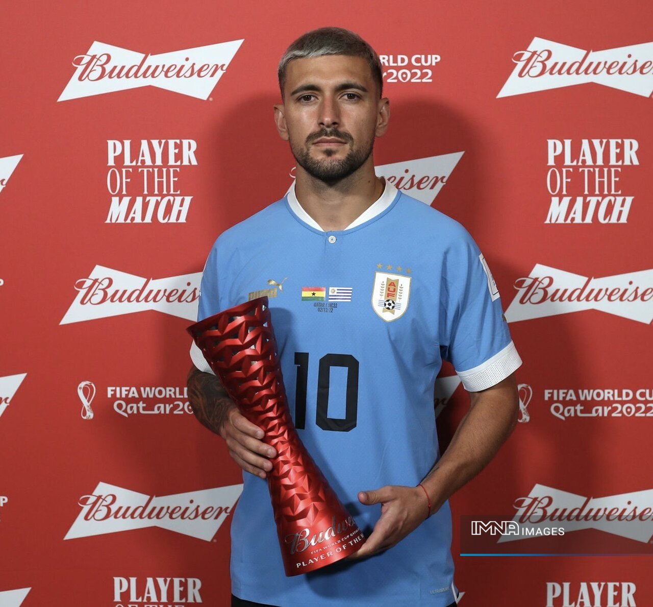 جایزه بهترین بازیکن غنا-اروگوئه به دی‌آراسکائتا رسید+عکس